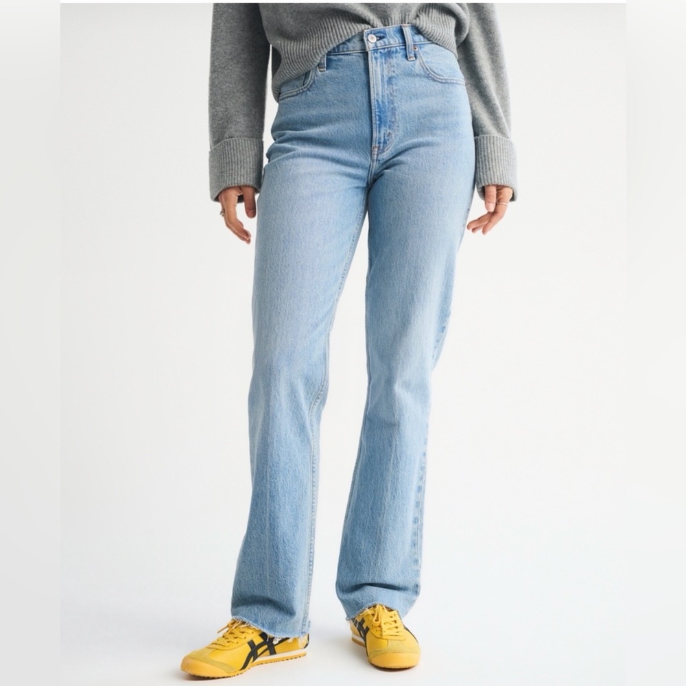 Abercrombie & Fitch 90’s Straight Ultra High Rise